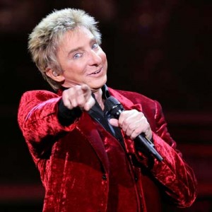Barry Manilow sings it out!